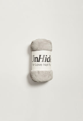 Greige Goose / Medium 60" x 80"