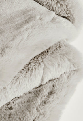 Greige Goose / Medium 60" x 80"