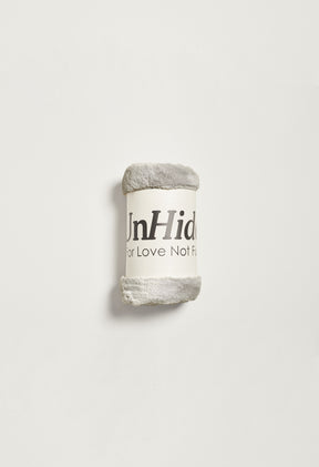 Greige Goose / Small 50" x 60"