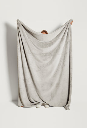 Greige Goose / Medium 60" x 80"