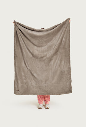 Taupe Ducky / Small 50" x 60"