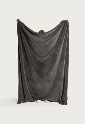 Charcoal Charlie / Medium 60" x 80"