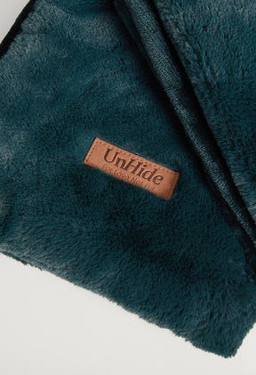 Emerald Kitten / Extra Small 34" x 44"