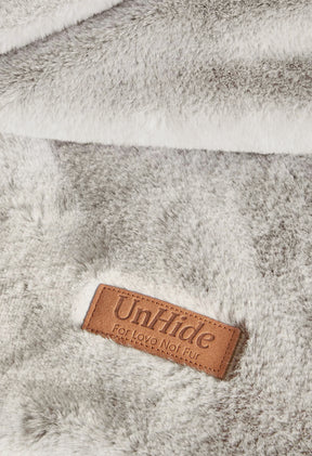 Greige Goose / Extra Small 34" x 44"