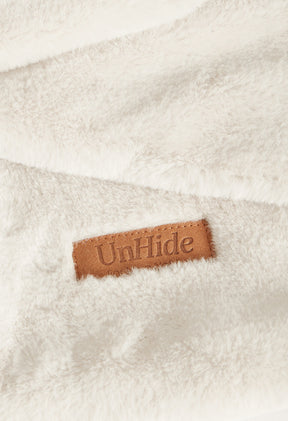 Snow White / Medium 60" x 80"