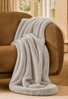 Greige Goose / Medium 50" x 60