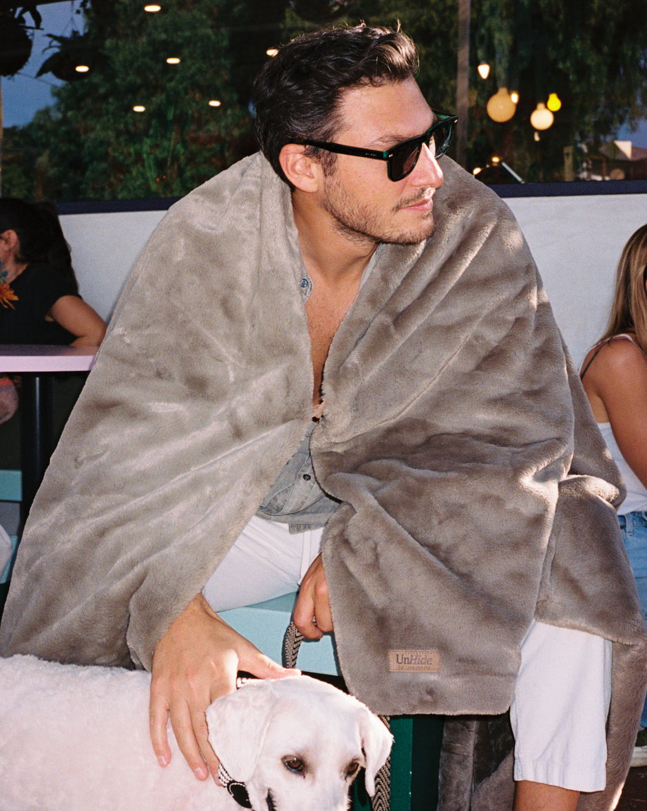 Unhide Marshmallow Blanket | UnHide