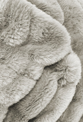 Greige Goose / Medium 50" x 60"